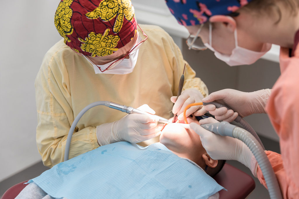 les soins des dents cariées